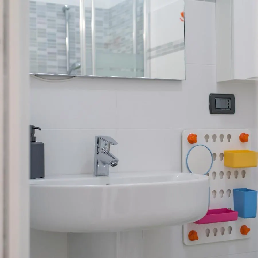 BABYACCOMMODATION Corso italia vista mare Pietra Ligure 0*,  Italia